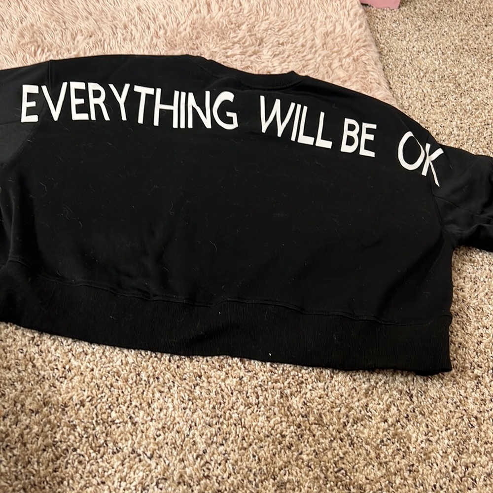 Hand-crafted Sweatshirt - Picture 2 of 9